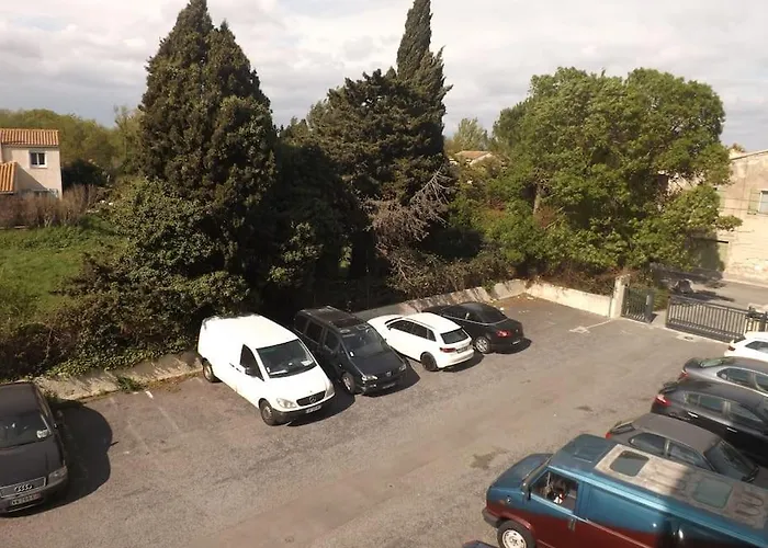 Appart 2/4 Pers Proche Centre Avec Balcon, Parking